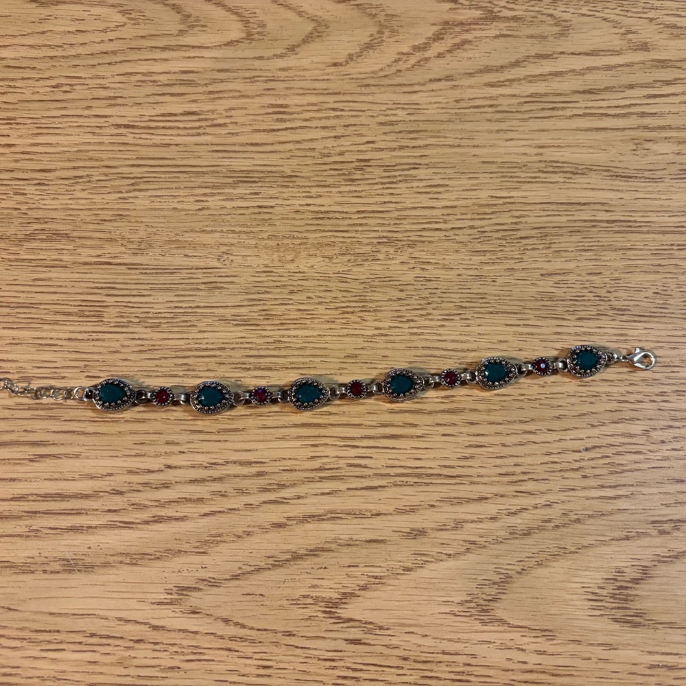 Women's Antique Emerald Water Drop Gemstone Bracelet - Picture 3 of 7